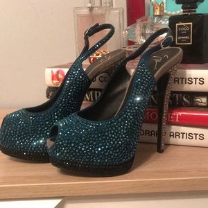 Giuseppe zanotti peep toe platform heels